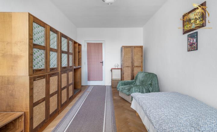 3-IZBOVÝ BYT S 2 BALKÓNMI A LOGGIOU NA ULICI A. HLINKU | PIEŠŤANY - fotografia 15