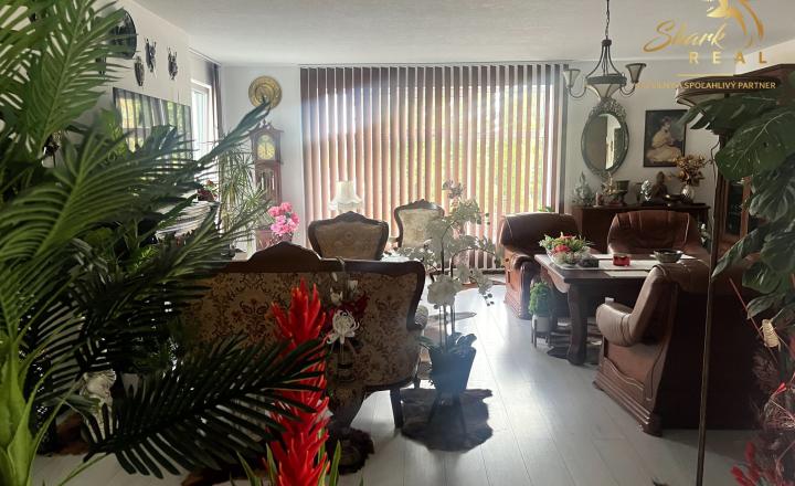 INVESTIČNÁ PRÍLEŽITOSŤ V STROPKOVE: NA PREDAJ moderná 2-podlažná polyfunkčná budova s vlastným parkovaním! - fotografia 12