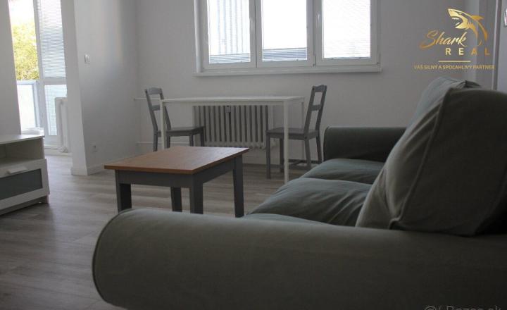 Moderný 3-izbový byt po kompletnej rekonštrukcii v Ružinove - fotografia 1