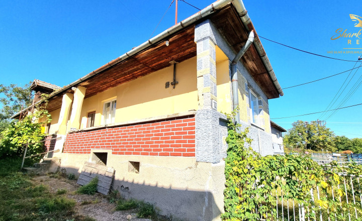 3-izbový tehlový dom s projektom a veľkým pozemkom (17,2 ára) | Veľké Ozorovce - fotografia 1