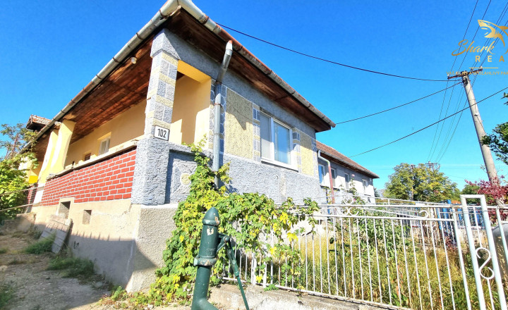 3-izbový tehlový dom s projektom a veľkým pozemkom (17,2 ára) | Veľké Ozorovce - fotografia 2