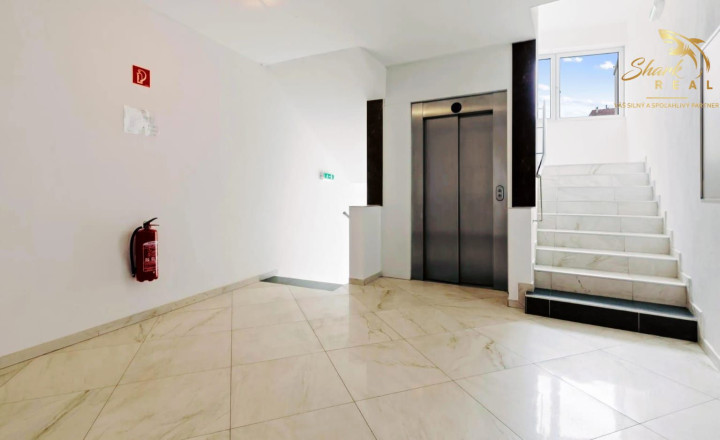 NA PRENÁJOM 2-IZBOVÝ REZIDENČNÝ APARTMÁN V CENTRE  - fotografia 6