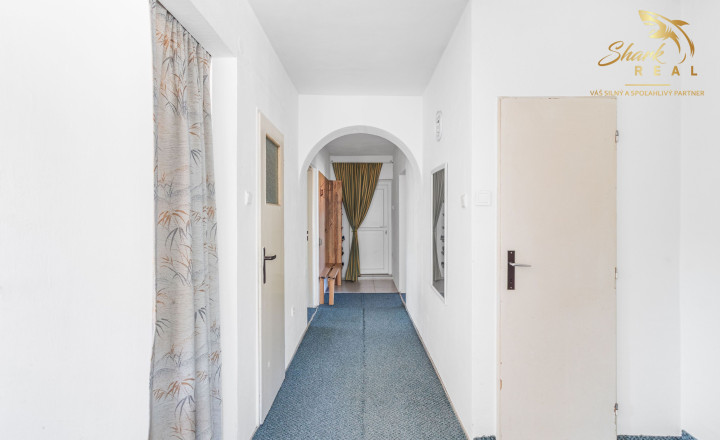 Rodinný dom s rozsiahlym pozemkom – Jabloňovce - fotografia 8