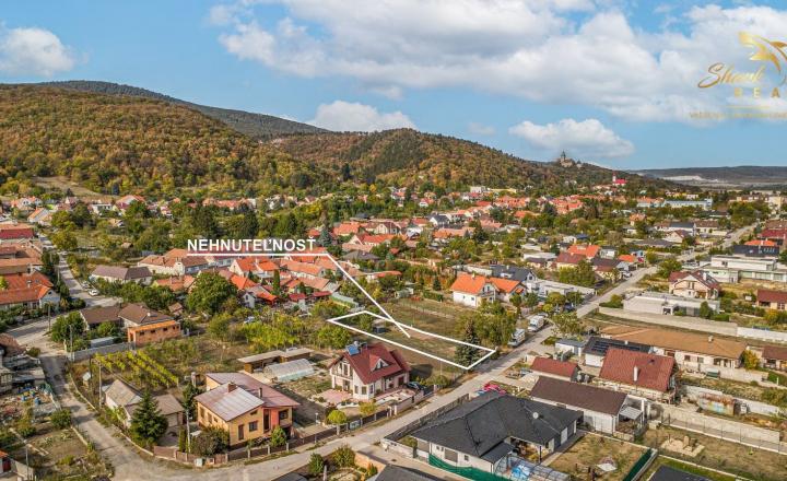 VÁŠ BUDÚCI DOMOV POD MALÝMI KARPATMI | STAVEBNÝ POZEMOK 654 m², SMOLENICE - fotografia 6