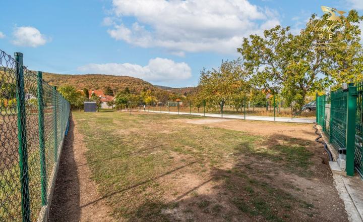 VÁŠ BUDÚCI DOMOV POD MALÝMI KARPATMI | STAVEBNÝ POZEMOK 654 m², SMOLENICE - fotografia 7
