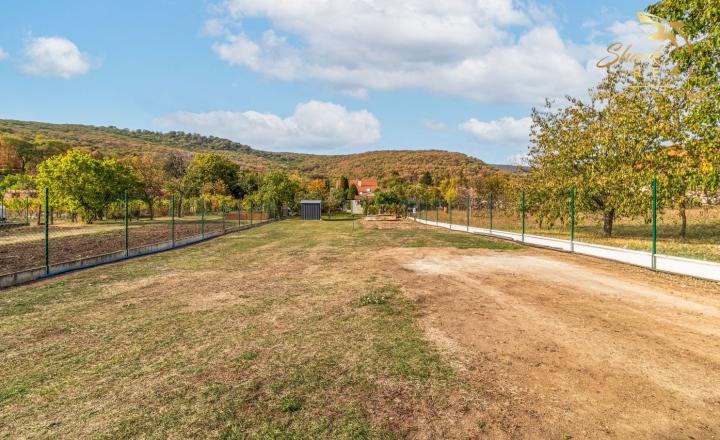VÁŠ BUDÚCI DOMOV POD MALÝMI KARPATMI | STAVEBNÝ POZEMOK 654 m², SMOLENICE - fotografia 9