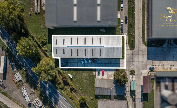 Na predaj moderný komerčný areál 1040 m² s logistickým zázemím – Nové Mesto nad Váhom - fotografia 1
