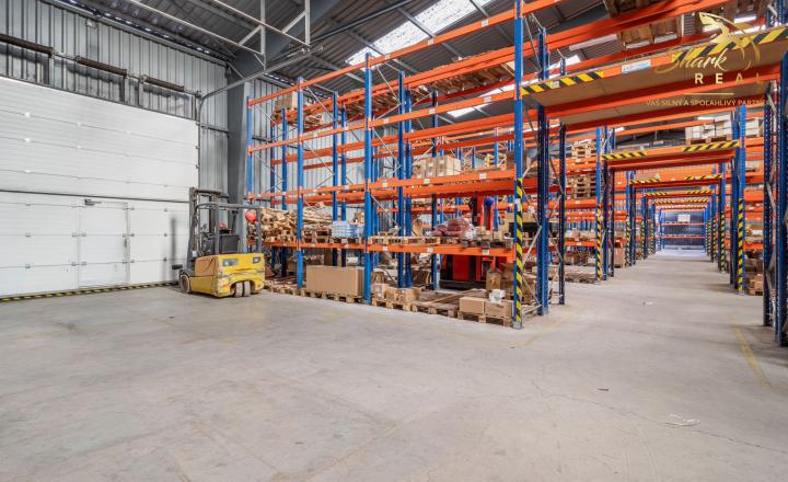 Na predaj moderný komerčný areál 1040 m² s logistickým zázemím – Nové Mesto nad Váhom - fotografia 12