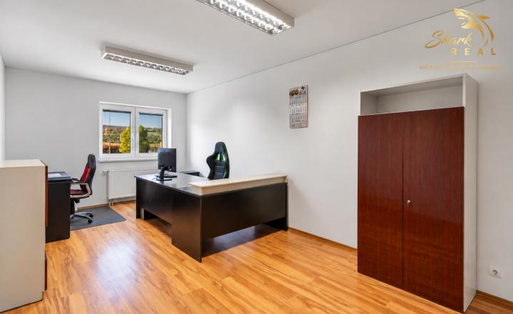 Na predaj moderný komerčný areál 1040 m² s logistickým zázemím – Nové Mesto nad Váhom - fotografia 16
