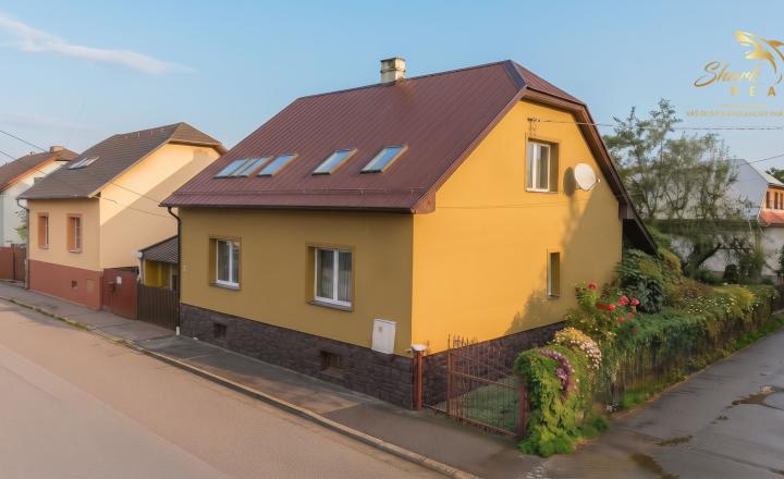 Exkluzívna ponuka: Veľkorysý 6-izbový rodinný dom s dvojgarážou v centre Vrútok - fotografia 10