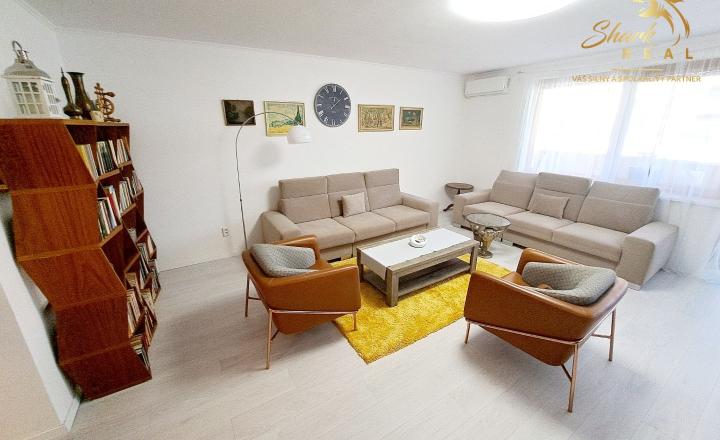 Veľkometrážny byt 100m2 s terasou v centre mesta - fotografia 3