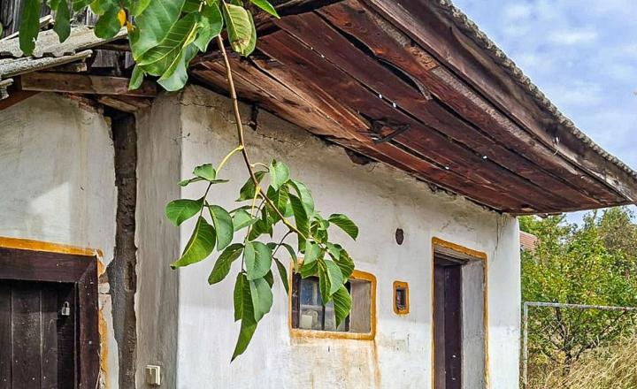 Rodinný dom s pozemkom v pokojnom prostredí obce | Lančár - fotografia 12