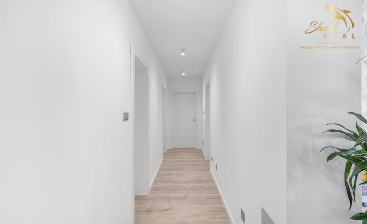 ZNÍŽENÁ CENA : Novostavba rodinného bungalovu s veľkorysým pozemkom a prémiovým štandardom - Šurany - fotografia 14
