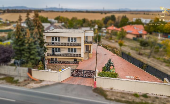 Investičná príležitosť v Leviciach – 6 bytov pod jednou strechou - fotografia 1