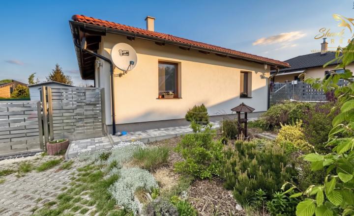 Na predaj: Moderný a útulný Rodinný dom – Ivančiná - fotografia 12