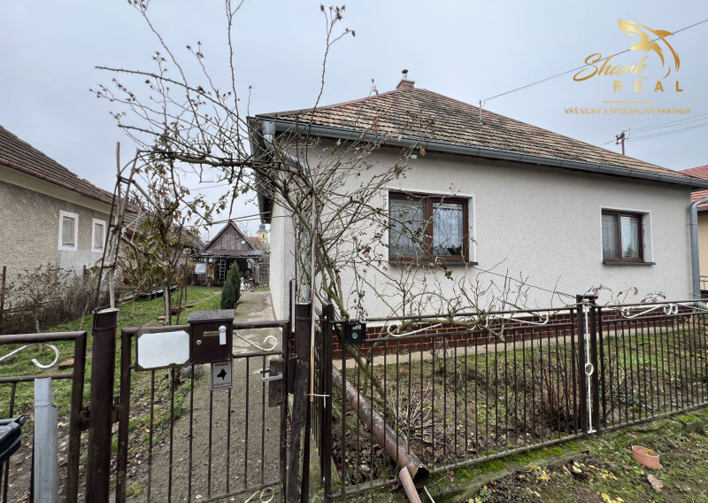 REZERVOVANÉ - Priestranný a udržiavaný 5 izbový rodinný dom na okraji obce