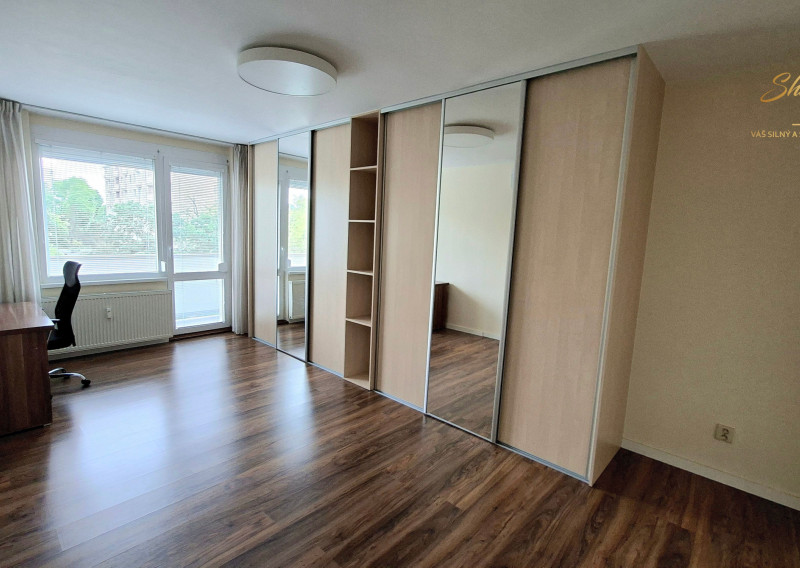 REZERVOVANÉ! Na predaj 3 izbový byt - KOMPLETNÁ REKONŠTRUKCIA