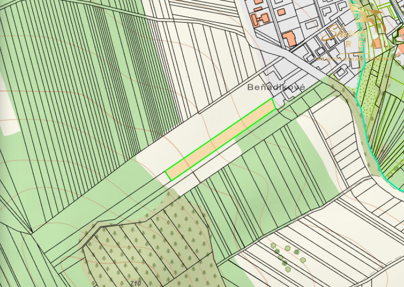 Jedinečný stavebný pozemok so záhradami a krásnymi výhľadmi v Ižipovciach – spolu približne 3 300 m²