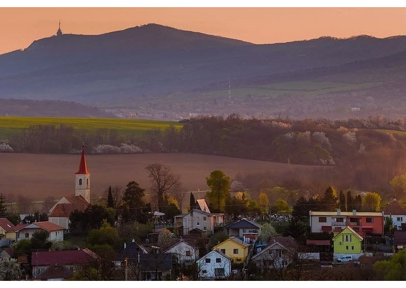 Krásny pozemok na predaj len 10 minút od Nitry