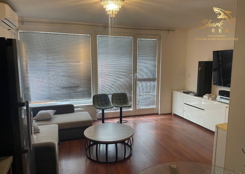 Moderný 3-izbový byt s veľkou lodžiou v projekte Skybox