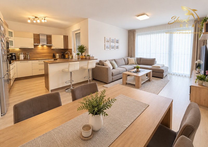 BÝVANIE V SRDCI PIEŠŤAN – 3 IZBY, 90 m² A PRIESTRANNÁ LOGGIA